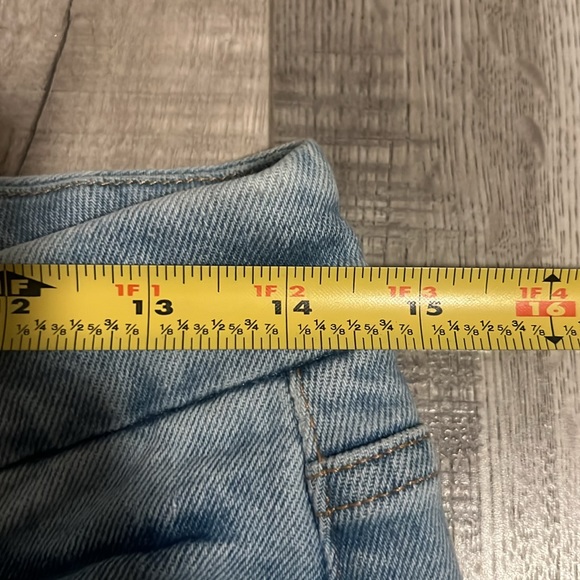 Good American Good Classic Split Hem Stretch Skinny Jeans - Picture 11 of 15